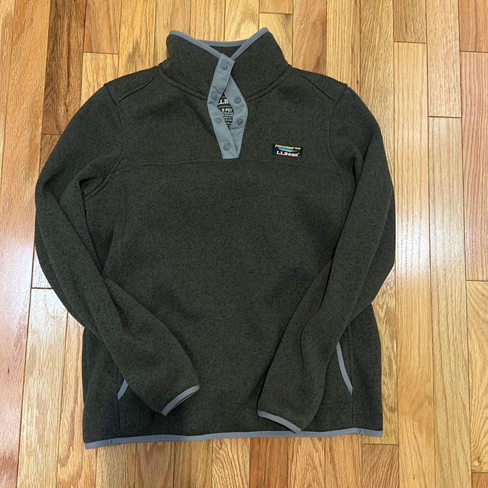Heathered dark green LL bean pullover - barely worn!